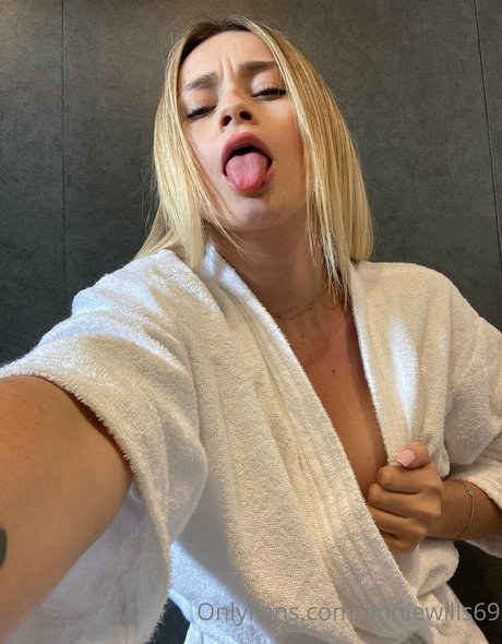 anniewillfree hot pornstar pics