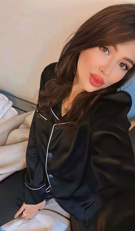 loyrifree pretty model photos