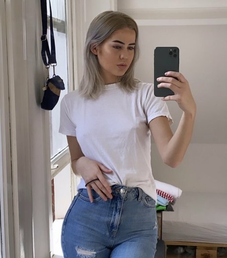 Indymendee_ pornstar img