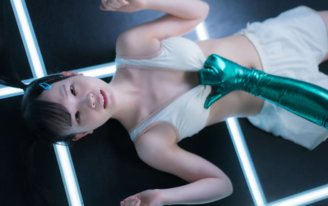 Lala Kudo star sexy gallery