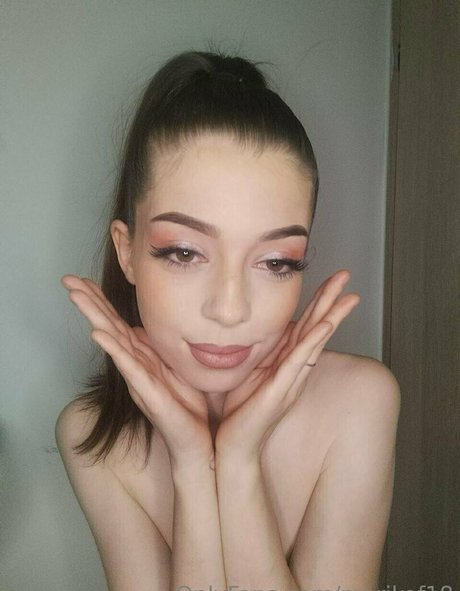 marikof18 sexy actress photo