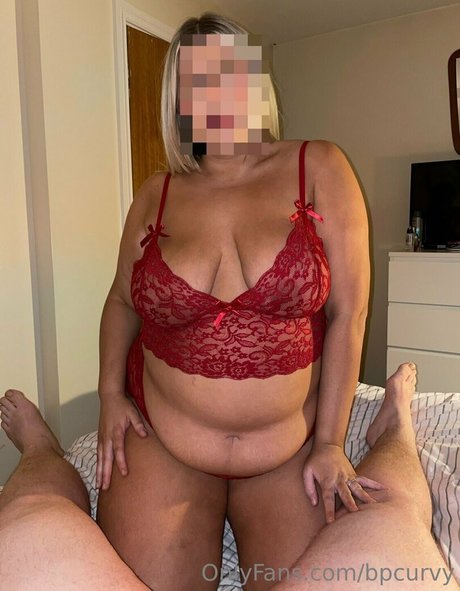 bpcurvy hot model photo