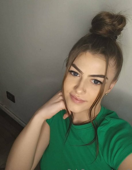 susy3 nudes star img