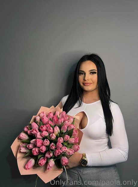 paola only best star pictures