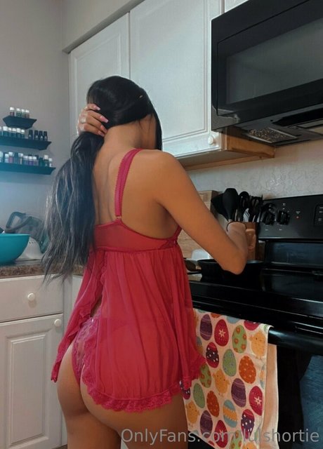 lulshortie model naked image