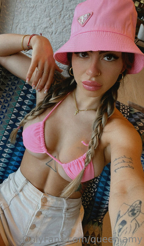 queen amy model adult archive