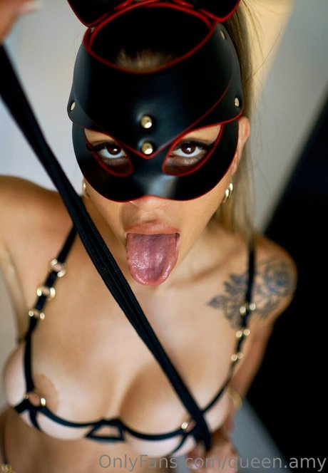 queen amy perfect actress galleries