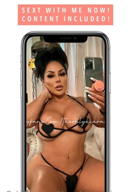 theonlykiaramiaxxx nude actress image