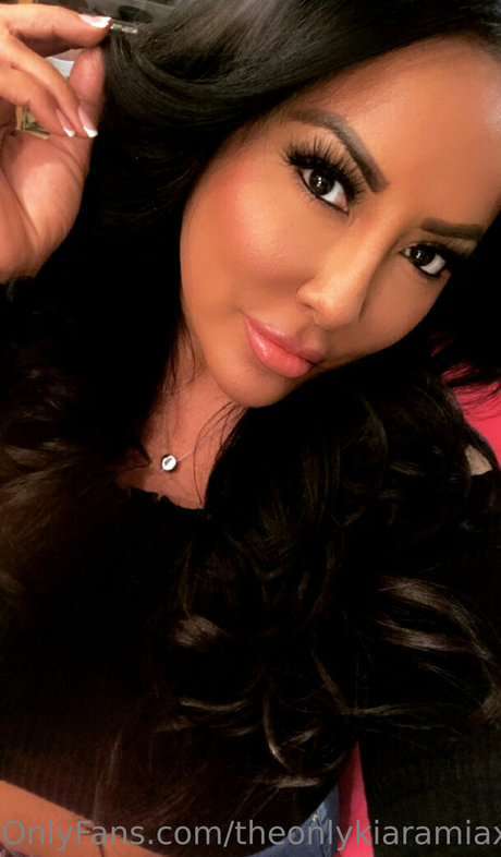 theonlykiaramiaxxx nude star pic