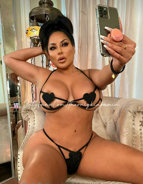 theonlykiaramiaxxx Quick model image