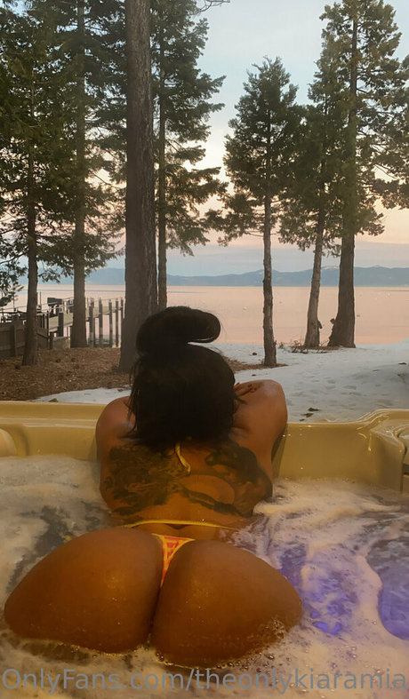 theonlykiaramiaxxx pretty model pic