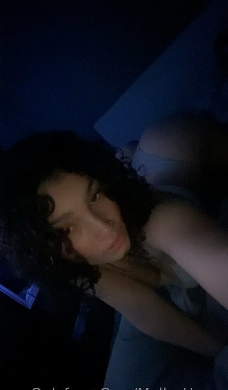 mellyshours model nude archive