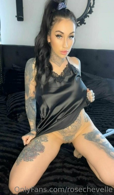 rosechevelle model high quality pics