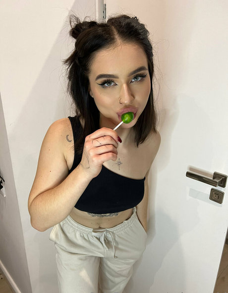 big tits midget onlyfans hot sexy photos