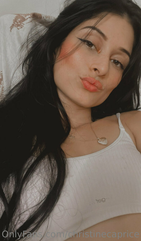 christinecaprice model pretty img