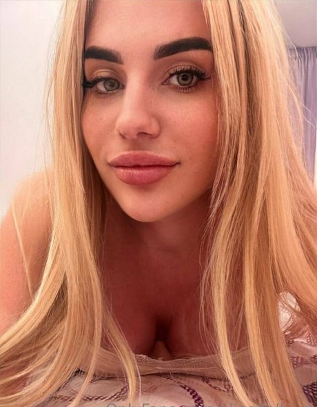 alicedollyua art model pictures