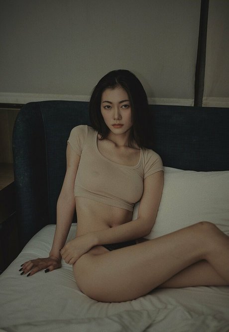 shu olivia1104 hot actress pics