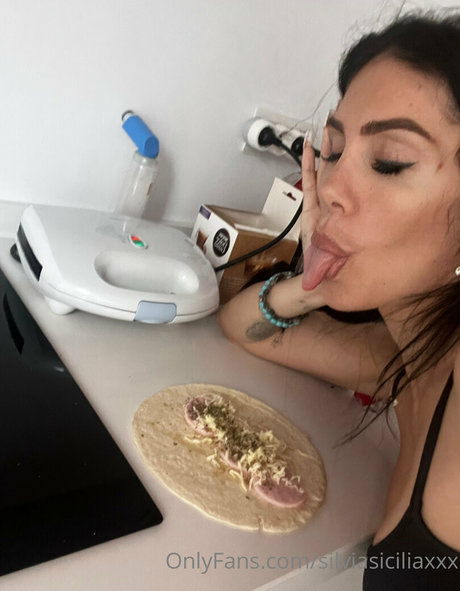 silviasiciliaxxx pretty actress picture