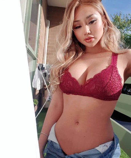 Rosie Ly free star pic