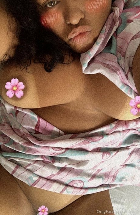 ofckah naked model images