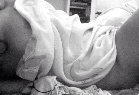 ofckah hot model pic