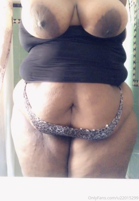 magicallyforgettable_ naked model img