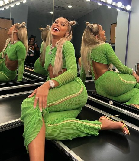 Jilly Anais pornstar sexy galleries