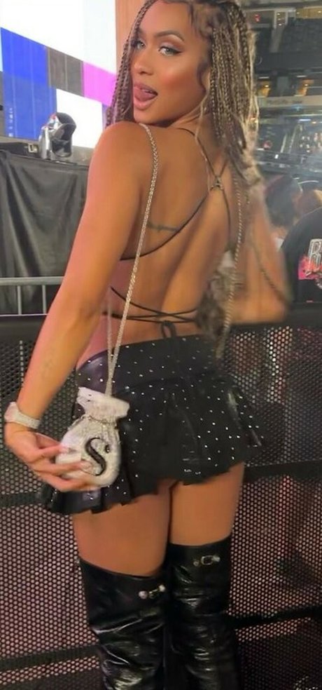 Jilly Anais naked star galleries