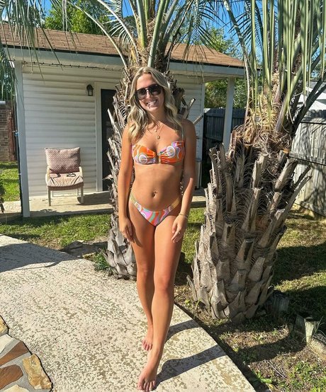 Adora Nicole model perfect photo