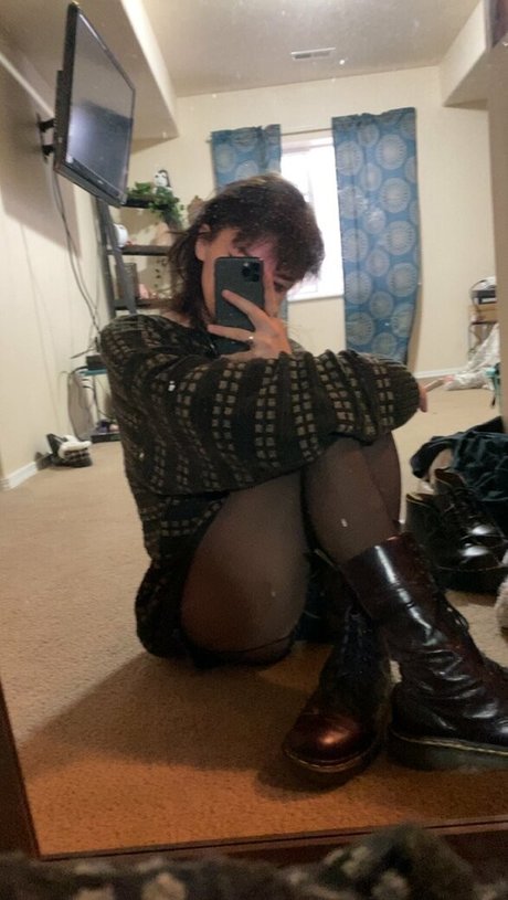 nikkiinatural best actress pic