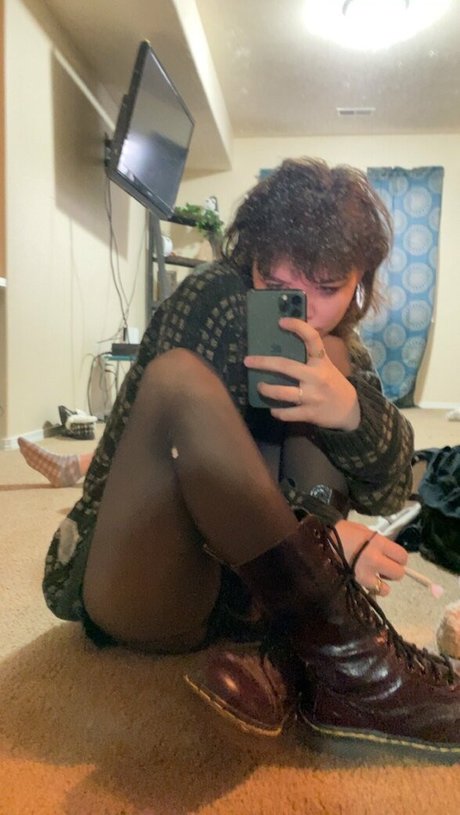 nikkiinatural model porn archive