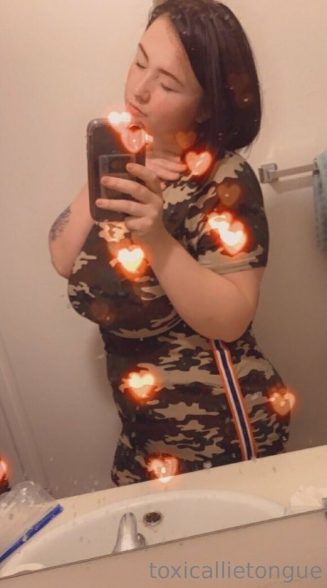 toxicallietongue art actress img