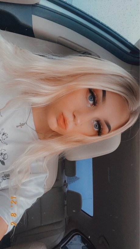 babysaraxoxo pornographic model gallery