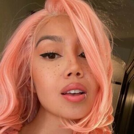 Ash kuro model adult photos