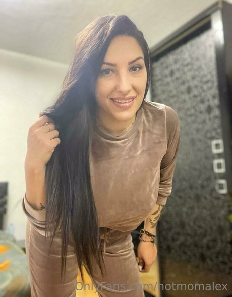 hotmomalex nudes pornstar image