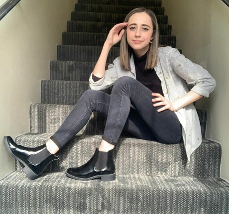 Atwentysomethingloser pornstar exclusive pic