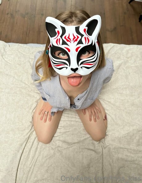 triss kiss model erotic photos