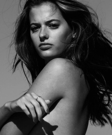 Taya Brooks model pornographic photos