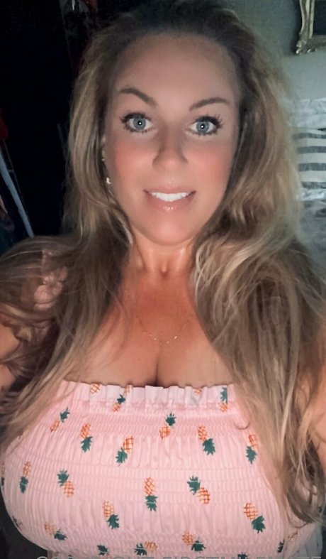 firstmilfmate model hd gallery