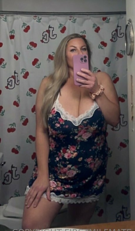 firstmilfmate model erotic pics