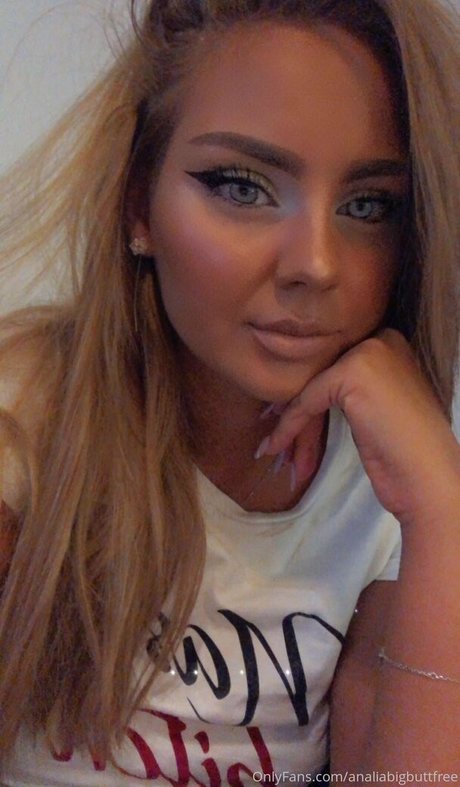 mom daughter onlyfans beautiful naked photo