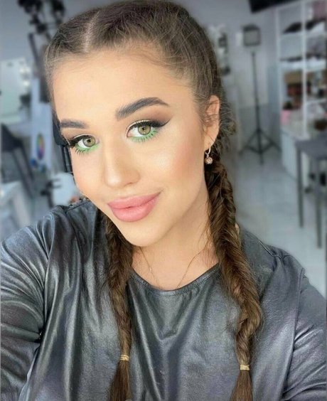 blondyaria naked pornstar galleries