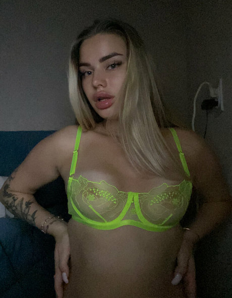 blondyaria star art photos