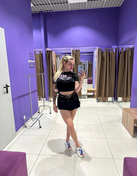 swimming pool onlyfans hot porn galleries