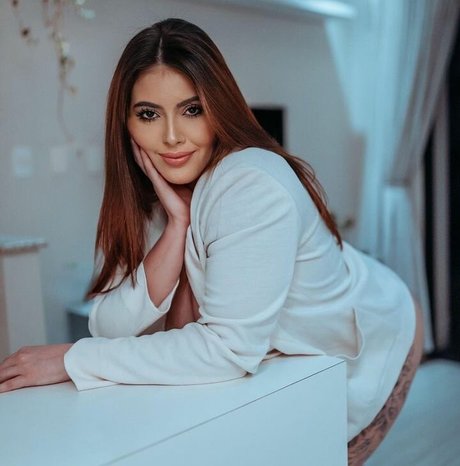 Ariane Rey high quality model pic