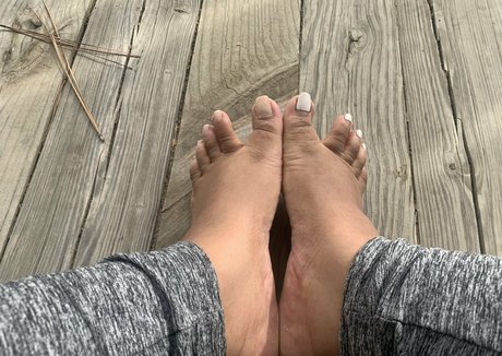 shortstacc sexy model image