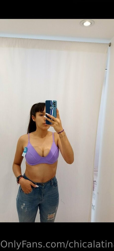 chicalatina11 pornographic model image