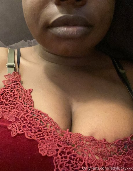 ladyluckyxxx model pornographic archive