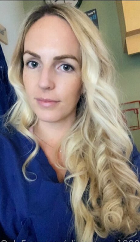 Olivia Anne 1990 naked pornstar photo