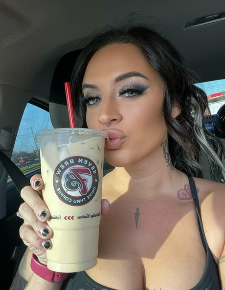 Demoncakes pornstar pretty pic